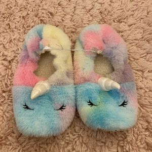 Old Navy Unicorn Slippers size 5-6 NWOT